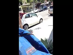 Той напуска възрастната двойка с тийнейджър