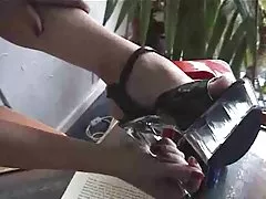 Шибан приятелката ми в съблекалнята мол