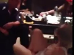 Азиатски момиче показва големи дебели задника на уеб камера