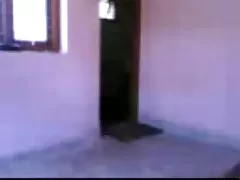 Latina шимейлс в бяло бельо прецака в стегнат задник