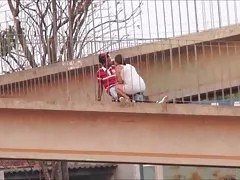 Плакирани само в престилка Teen прецака в кухнята