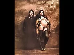 Корейски младо момиче мастурбира с огромен стик