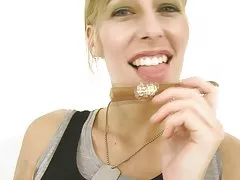 Азиатски hottie обича голям кур до задника