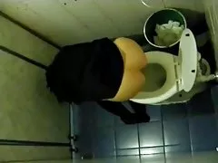 Брюнетка hottie Габриела гадно хуй и лястовиците свършват