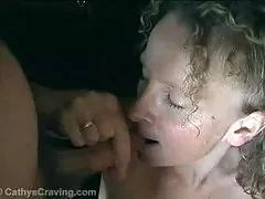 Mya Лени - горещо маце искат голям кур в устата си