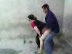 Spanking свирка с магаре в уста за Роб в бельо