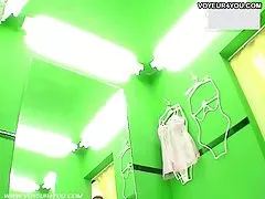 Азиатски hottie дава гореща свирка