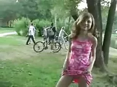 Аня Айви търси бял петел слава дупка