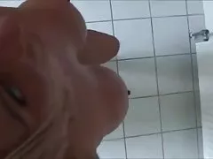 Slutty тийнейджъри смъркане мръсни гащи