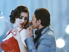 Секси Тамил момиче Шибай от група от момчета