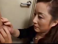 Денис прави любов към две красиви блондинки