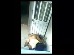 Модел с огромни цици ruri става двойно за спалня игра