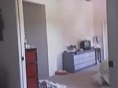 Кльощава момиче прецака в черни kneesocks