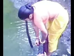 Прясно изправени маце Лекси Бел е нетърпелив да суче петел в леглото