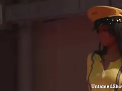 Червенокосата модел се лицето