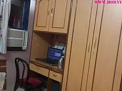 Клинове токчета в метрото