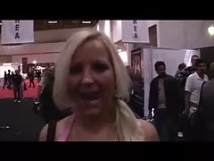 Helplessteens Елна открит груб секс