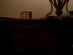 Дайте ми розова путка и анален игра за брюнетка момиче