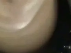 Воайор използва руча cam