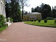 Дебели свършват сълзи за японски момиче